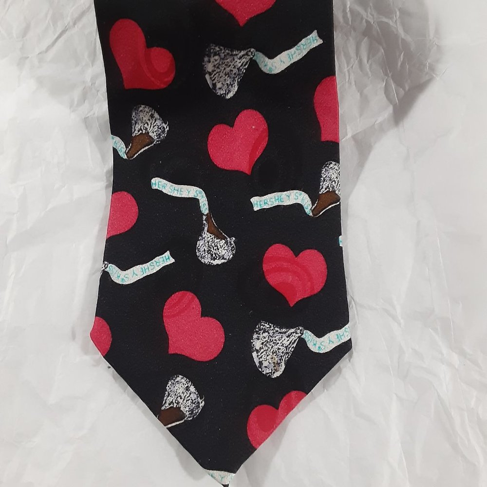 Bolero Hearts & Kisses Tie!
